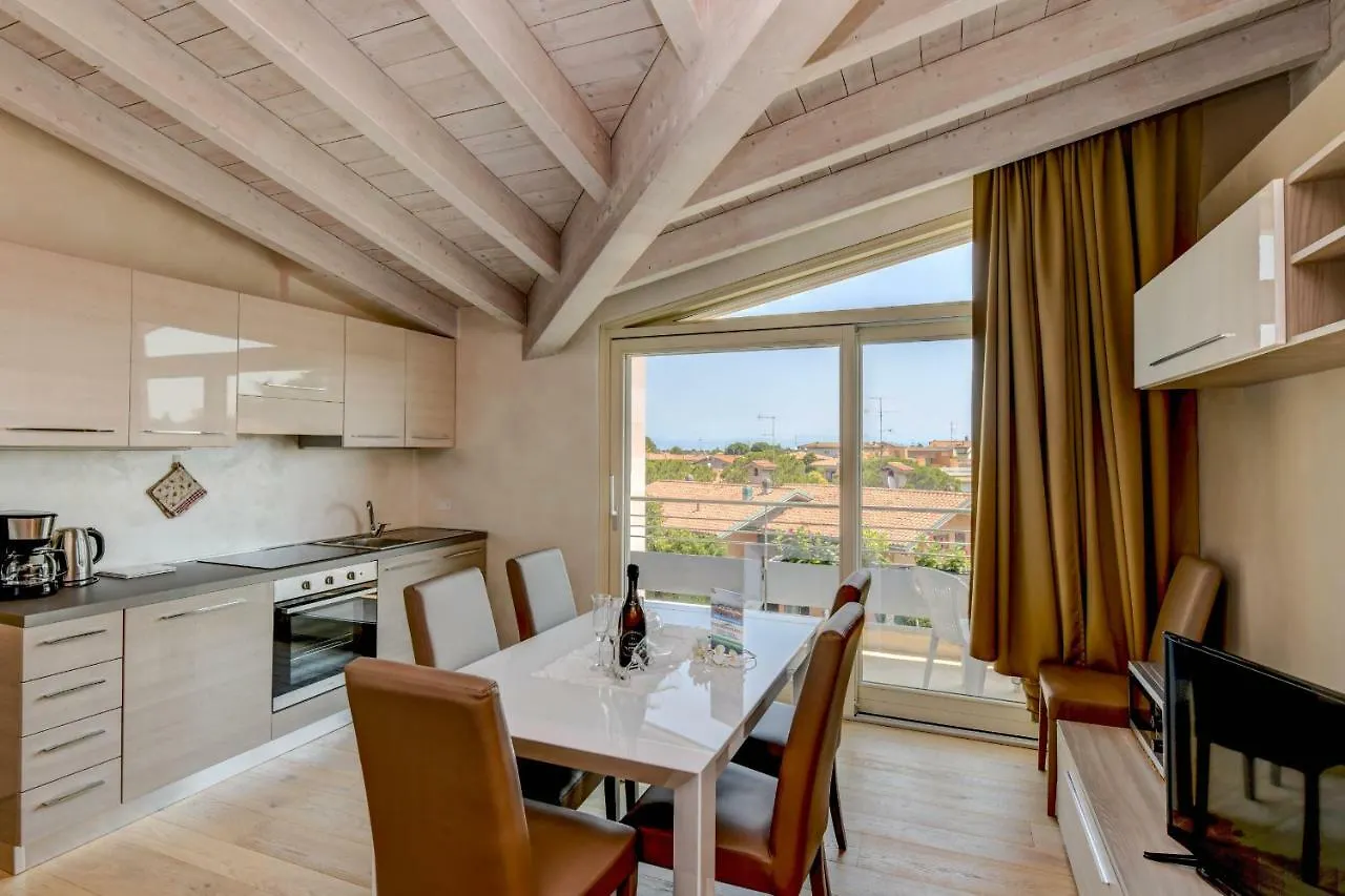 My Sirmione Lake Loft アパート